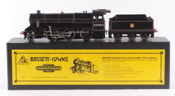 O gauge - A live-steam Bassett-Lowke No.99001, 'Sp: O gauge - A live-steam Bassett-Lowke No.99001, 'Special Commemorative Release 2000' B.R. (Ex-L.M.S.) Stanier 2-6-0 mogul tender locomotive, spirit-fired, limited edition 210/500, boxed. 