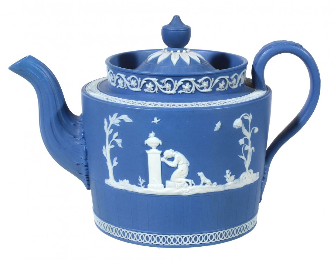 A Staffordshire solid-blue jasper cylindrical teapot (1 of 2)
