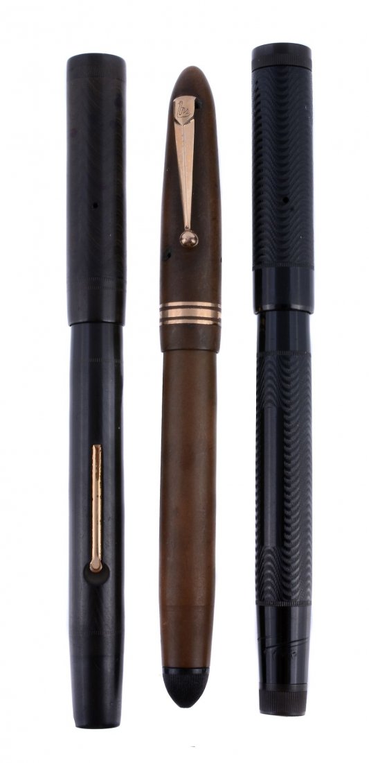 Mabie, Todd & Co., Swan, Leverless, a black fountain (1 of 2)