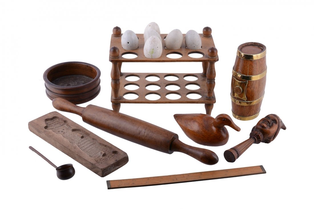 A collection of assorted British and Continental treen, (1 of 2)