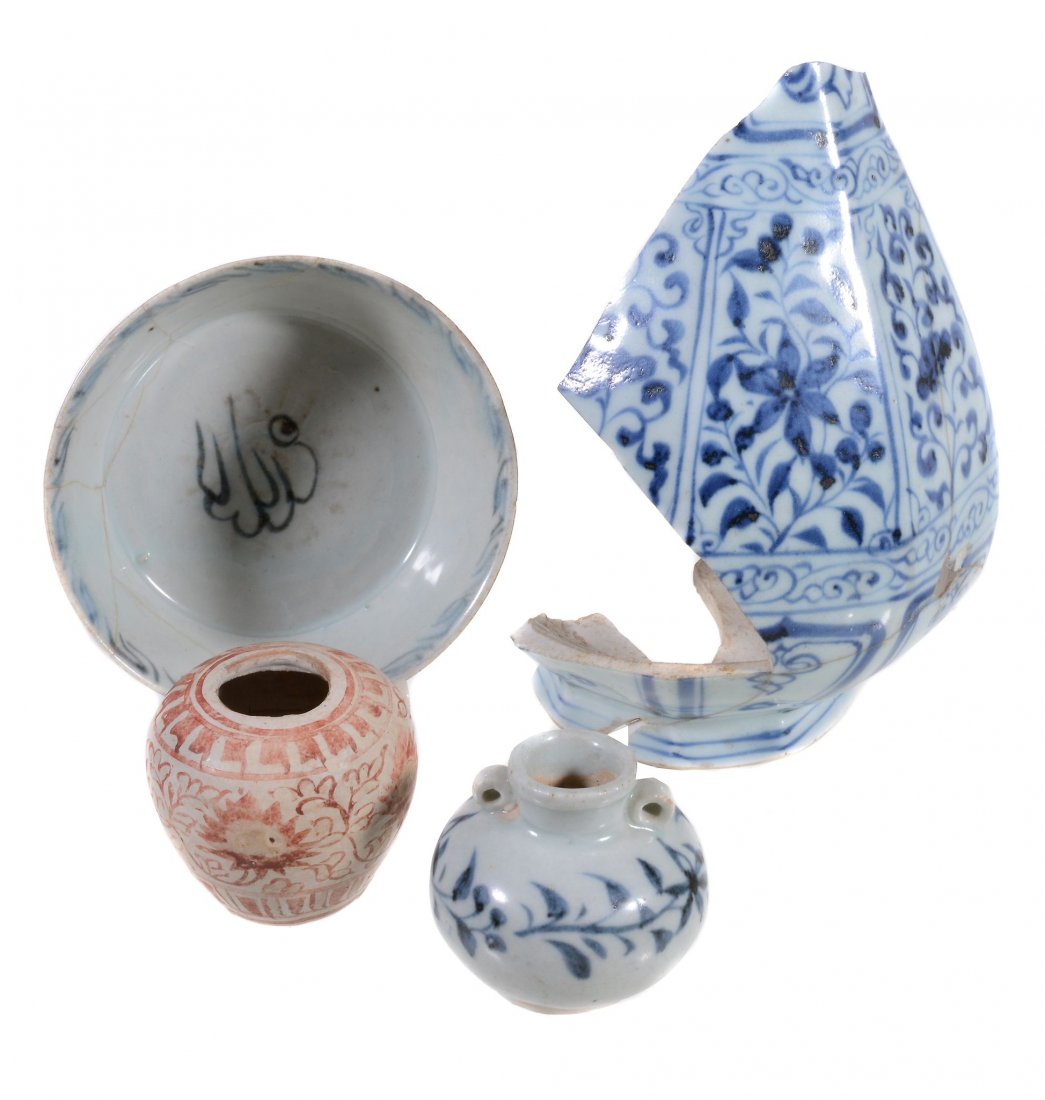 A small blue and white jarlet , Yuan Dynasty, 14th (1 of 6)