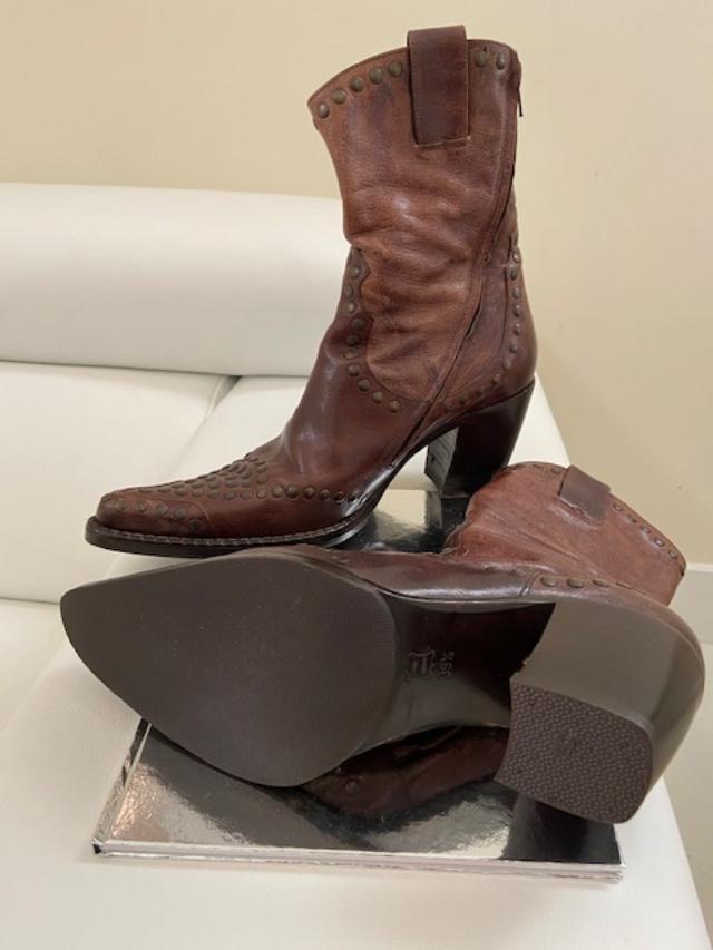 Isabel marant cowboy boots (1 of 3)