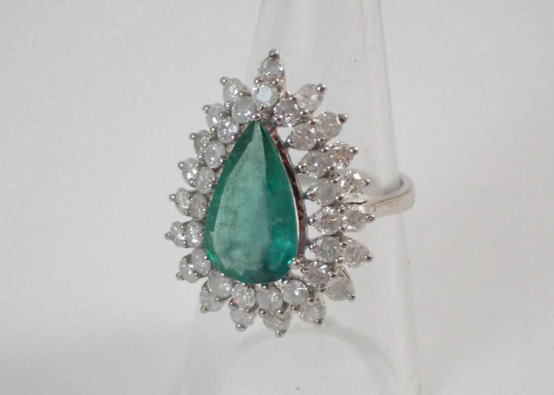 STUNNING DIAMOND AND EMERALD RING 14K WG (1 of 3)