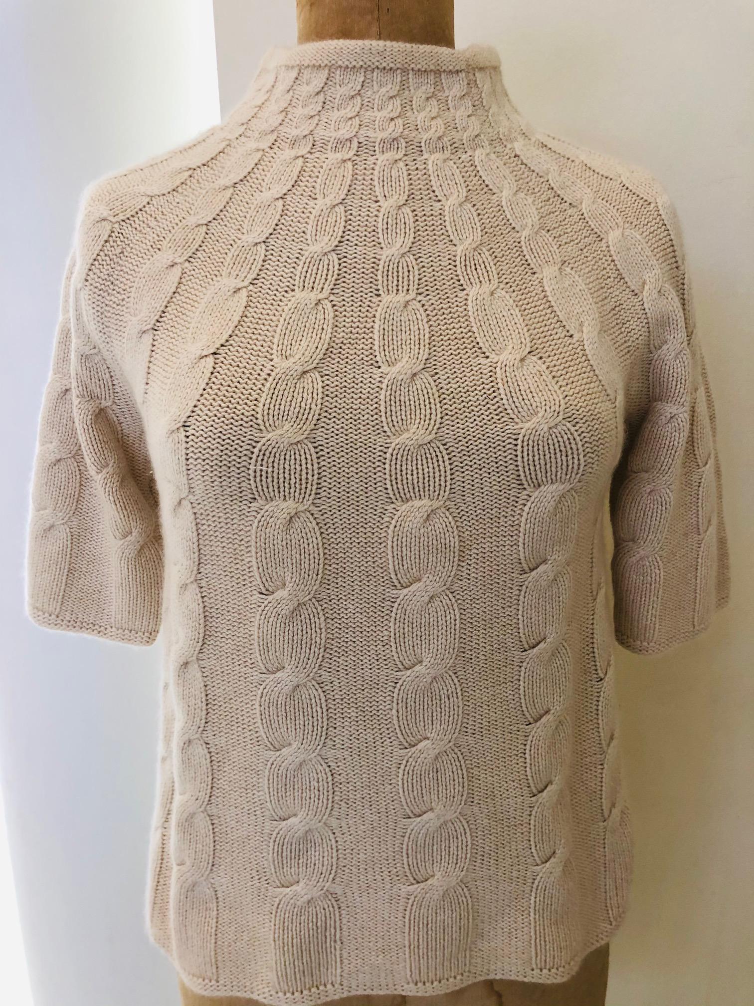 Max Mara size small sweater: Max Mara size small sweater, like new, knitted with silk thread.