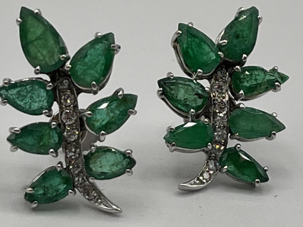 PAIR OF EMERALD AND DIAMOND EARRINGS (1 of 3)