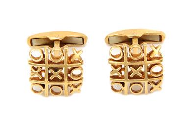 Vintage 14k Yellow Gold Tic Tac Toe Game Square Top: This is a unique style men's cufflinks, it is crafted from 14k yellow gold featuring an old famous game tic tac toe with the 3 rows of X and Os. Comes with flex bar backs and has the 14k gold content