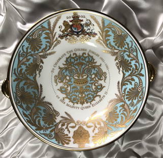 ROYAL COLLECTION GOLDEN JUBILEE FINE BONE CHINA BOWL: This English fine bone china lionhead bowl commemorates the Golden Jubilee of Her Majesty Queen Elizabeth II 1952-2002 It is hand-finished in burnished gold with designs specifically commissioned by