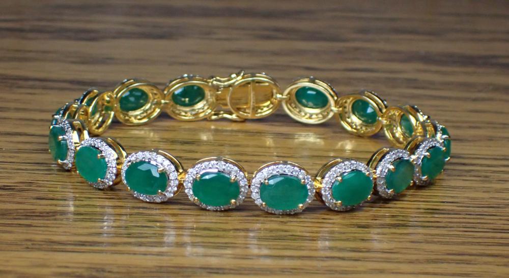 EMERALD AND DIAMOND BRACELET, 18k yellow gold: EMERALD AND DIAMOND BRACELET, 18k yellow gold, 17 oval-cut green emeralds estimated at 18.5 cts. total weight, 374 round-cut diamonds estimated at 2.75 cts. total weight, 7.5"L, 23.7 grams.