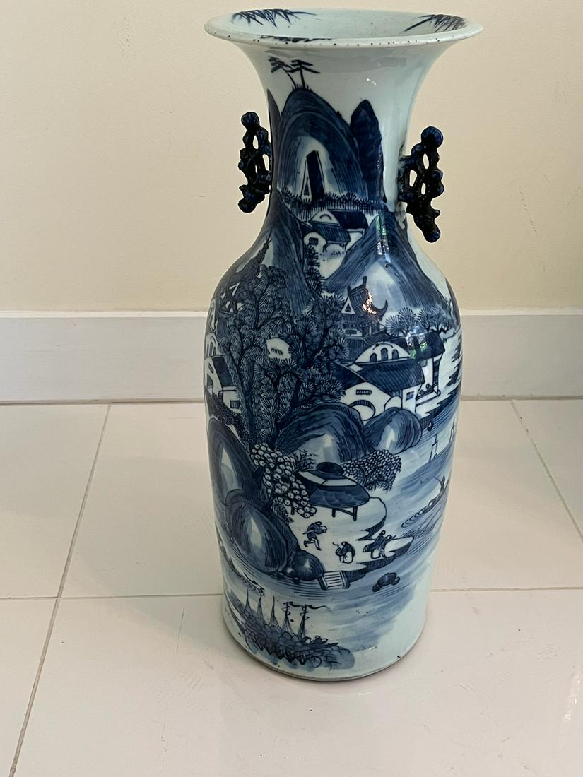 OLD CHINESE VASE (1 of 6)
