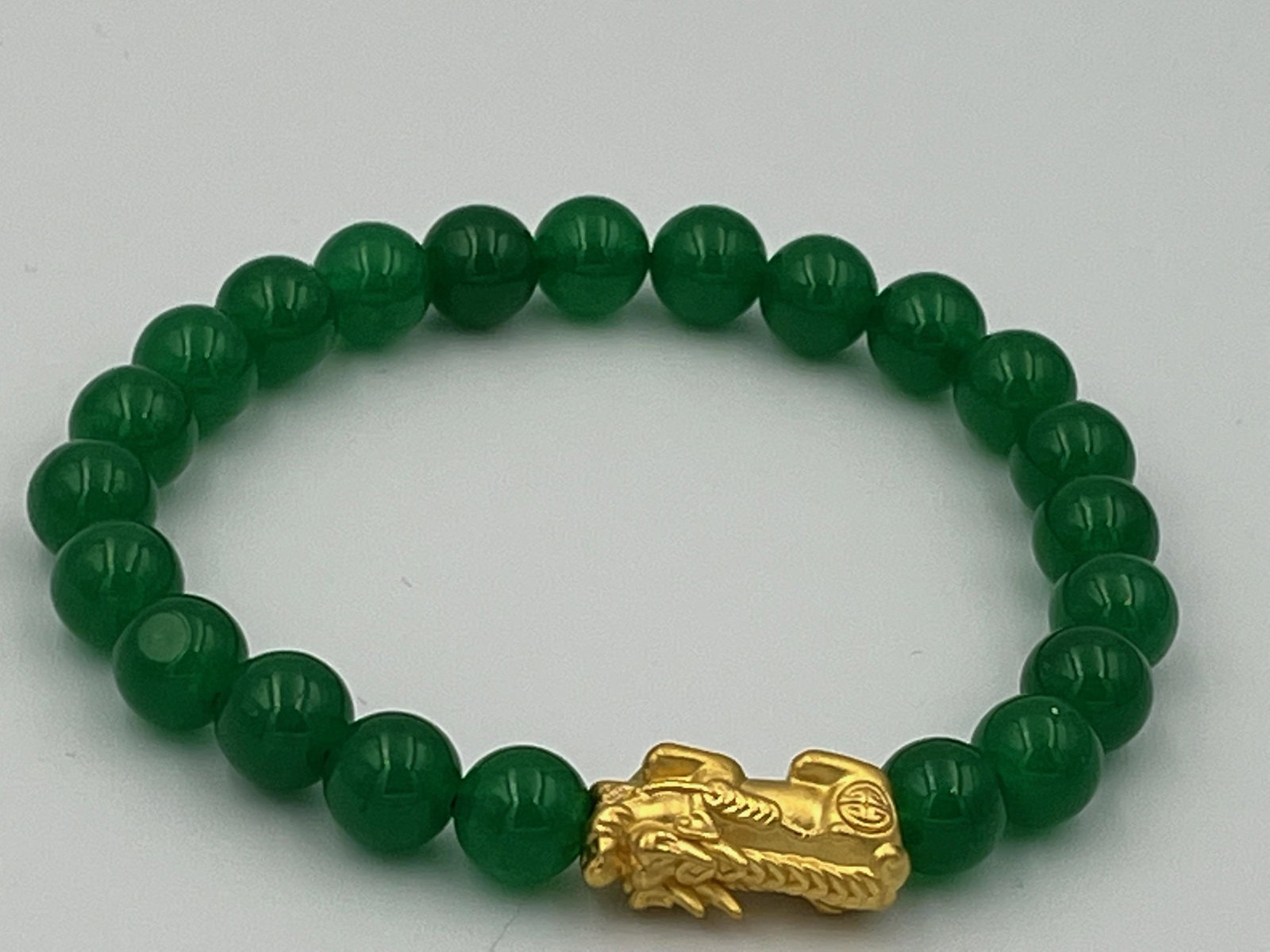 MAGNIFICENT LARGE JADE AND 22K GOLD BRACELET (1 of 5)