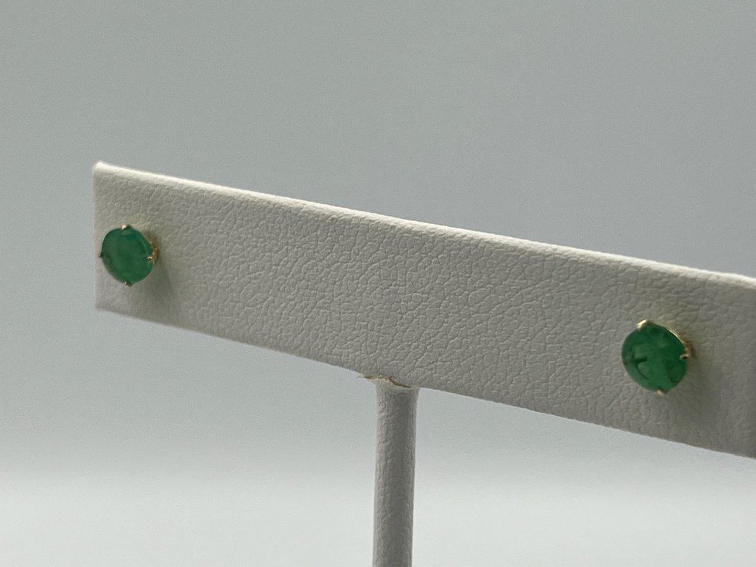 GORGEOUS EMERLAD STUD ER 14K Y/ GOLD (1 of 3)