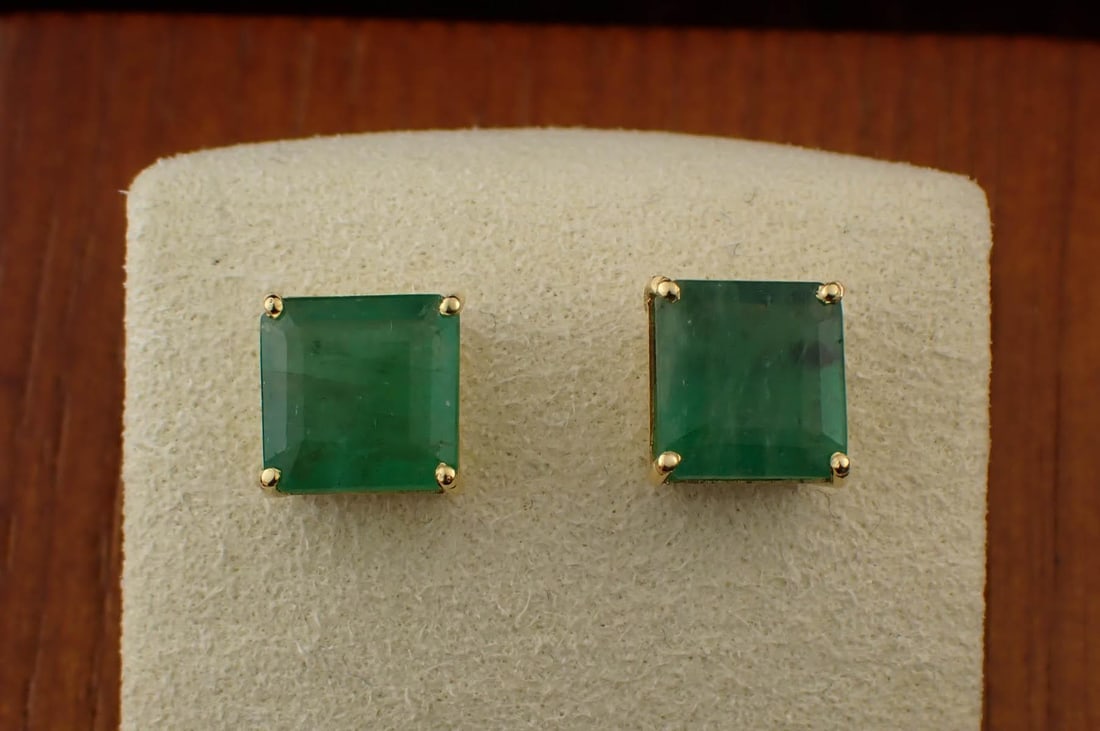 EMERALD AND FOURTEEN KARAT GOLD EAR STUDS (1 of 3)