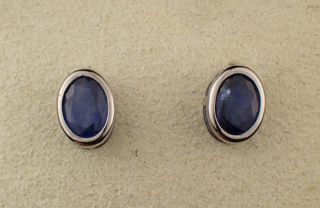 SAPPHIRE AND FOURTEEN KARAT GOLD EAR STUDS (1 of 3)