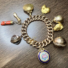 Vintage 18K Yellow Gold Charm Bracelet