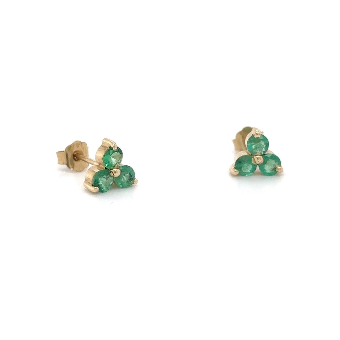 14KT YELLOW GOLD EMERALD TRIO STUDS: 14KT YELLOW GOLD EMERALD TRIO STUDS14KT GOLD WT. APPROX. 0.92 GRAMEMERALD WT. APPROX. 0.70 CARA