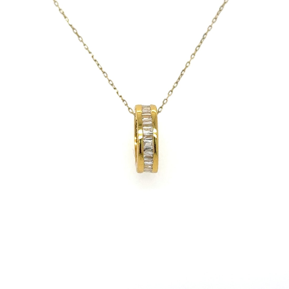 14K YELLOW GOLD DIAMOND OVAL PENDANT: 14KT YELLOW GOLD DIAMOND OVAL PENDANT14KT. GOLD WT. APPROX. 1.16 GRAMDIAMOND WT. APPROX. 0.31 CTSIZE: APPOX. 10 MM X 11.50 MM WITHOUT CHAIN