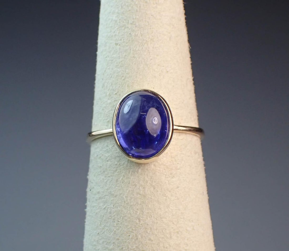 TANZANITE AND 14K YELLOW GOLD RING (1 of 3)