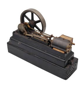 STUART TURNER 1898-1906 England Antique Functional Engine Motor Desk Model: Scale model of motor engine designed by Stuart Turner Limited.This is a model of a mill engine created in England by the Stuart Turner company in the beginning of the 20th century. This is the Stuart