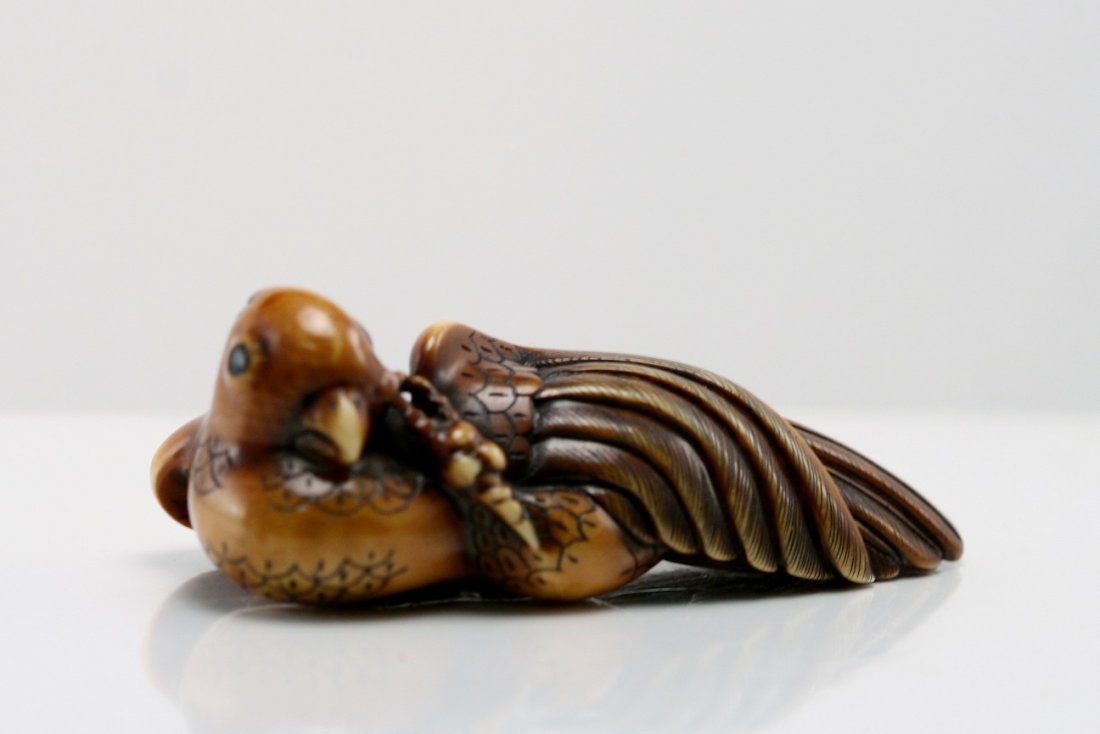 Antique Ivory Netsuke of a Dove Sitting (Exquisite Carv: Antique Ivory Netsuke of a Dove Sitting (Exquisite Carving)