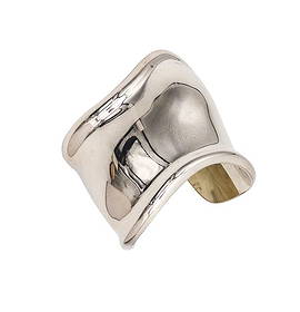 TIFFANY & CO. 1978 By Elsa Peretti Medium Right Bone Cuff In Sterling Silver: Vintage Bone cuff designed by Elsa Peretti (1940-2021) for Tiffany & Co.This sculptural cuff is one of the most iconic designs, created by Elsa Peretti for Tiffany & Co. and from the 20th century jewe