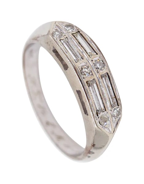 ART-DECO 1935 Antique Band Ring In 14Kt White Gold With VS Diamonds (1 of 6)