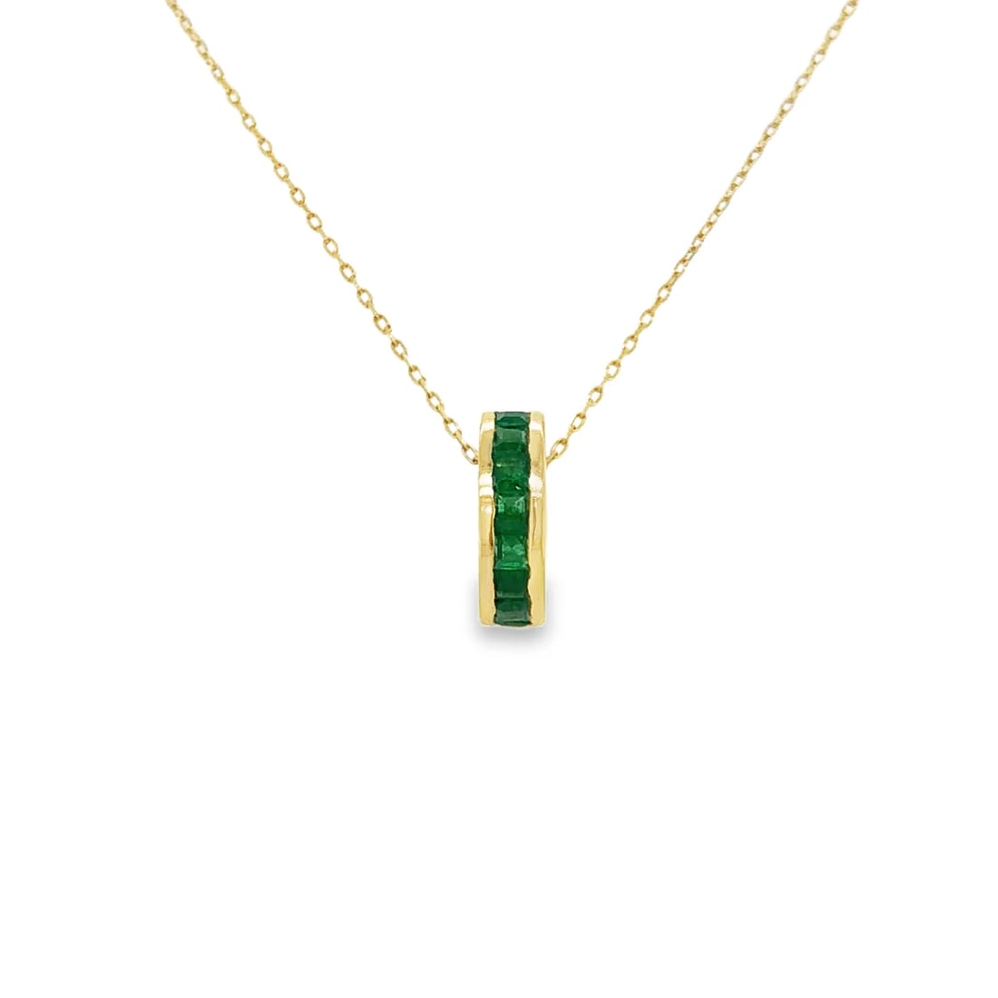 14KT YELLOW GOLD EMERALD ROUND PENDANT: 14KT YELLOW GOLD PRINCESS CUT EMERALD ROUND PENDANT14KT GOLD WT. APPROX. 0.90 GRAMEMERALD WT. APPROX. 0.51 CTSIZE APPOX. - 10 MMPRICE IS ONLY FOR PENDANT WITHOUT CHAIN