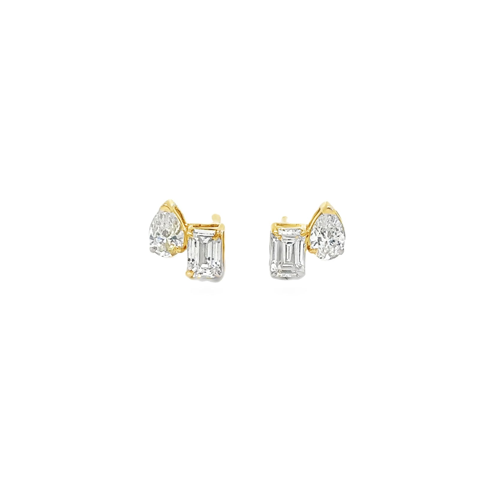 14KT GOLD DIAMOND EARRING (1 of 2)