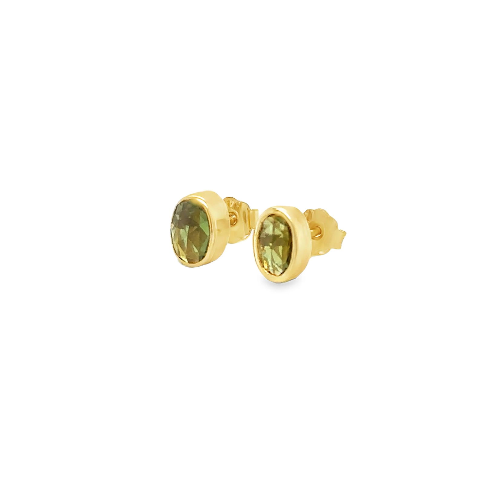 14KT YELLOW GOLD GREEN SAPPHIRE EARRING STUDS: 14KT YELLOW GOLD RECTANGLE GREEN SAPPHIRE EARRING STUDS14KT YELLOW GOLD WT. APPROX. 1.04 GRAMSAPPHIRE WT. APPROX. 0.95 CARAT / 2 PCSSIZE APPROX. - 5 X 7 MM