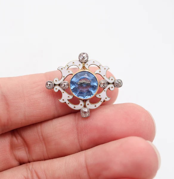 EDWARDIAN 1900 Enameled Pendant Brooch In 18Kt Platinum Diamonds & Aquamarine: A Belle Epoque convertible pendant-brooch. This is a fantastic convertible pendant-brooch created in France during the Edwardian Belle Epoque period, between the 1900 and1910. The delicate brooch