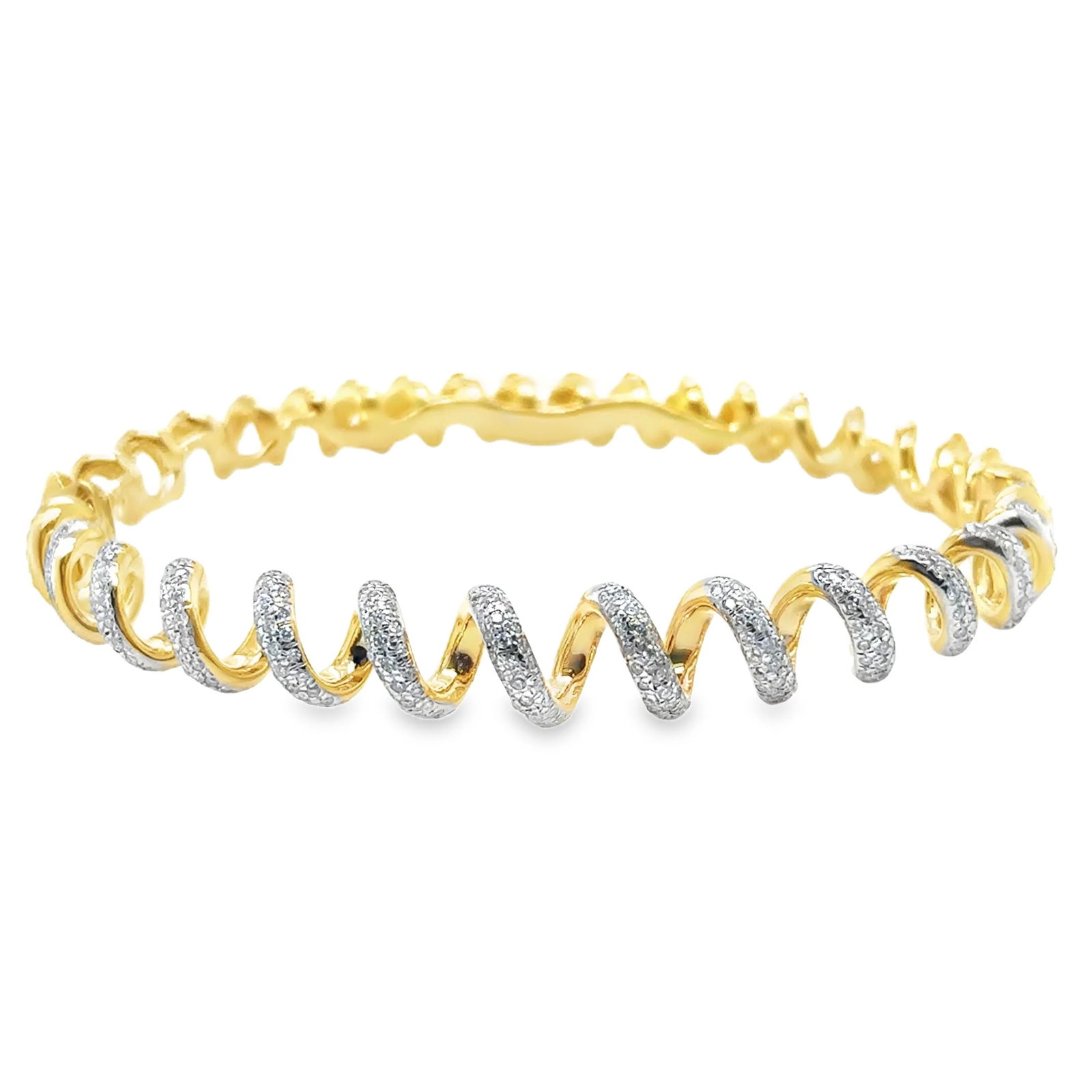 14KT GOLD DIAMONDS BANGLE: 14KT YELLOW GOLD DIAMONDS BANGLE14KT GOLD WT. APPROX. 21.11 GRAMDIAMOND WT. APPROX. 0.93 CTS / 282 PCSSIZE APPROX. 67 X 59 MMWIDTH APPROX. 8.5 MM