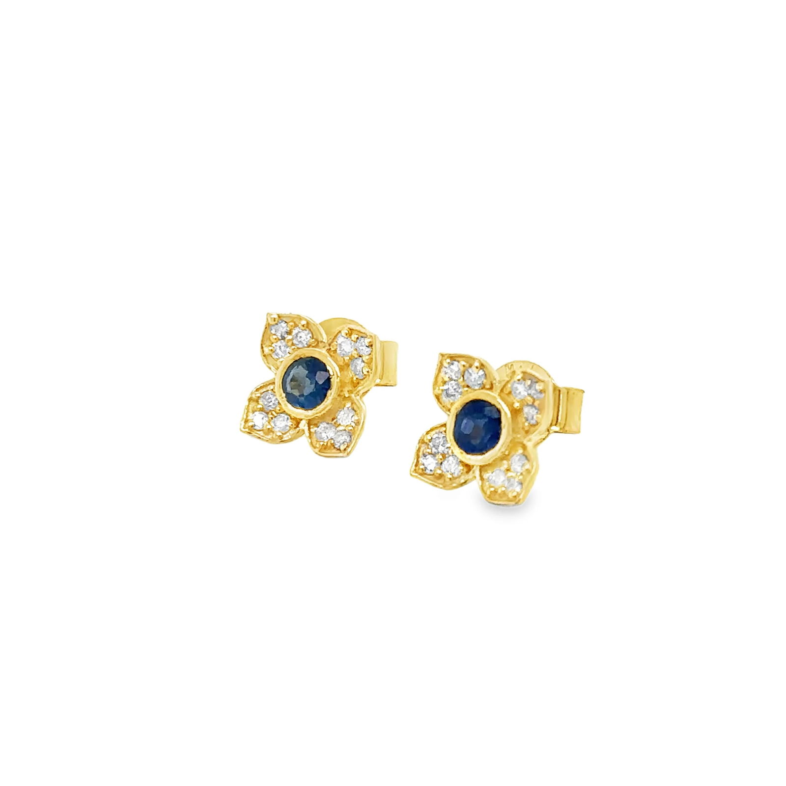14KT GOLD BLUE SAPPHIRE FLOWER EARRING: 14KT YELLOW GOLD BLUE SAPPHIRE FLOWER EARRING 14KT YELLOW GOLD WT. APPROX. 1.40 GRAM BLUE SAPPHIRE WT. APPROX. 0.31 CARAT / 2 PCSDIAMOND WT. APPROX. 0.20 CARAT / 24 PCSSIZE:APPROX: 7.5 X 7.5 MM