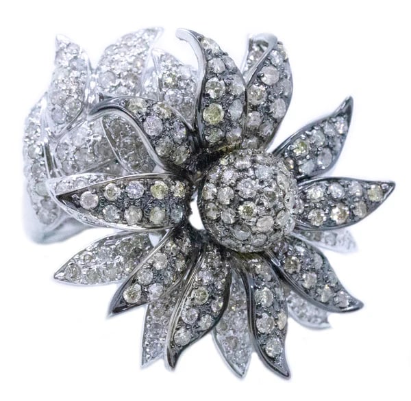 MASSIVE 18 KT COCKTAIL RING WITH 10.83 Cts OF DIAMONDS FLOWERS (1 of 6)