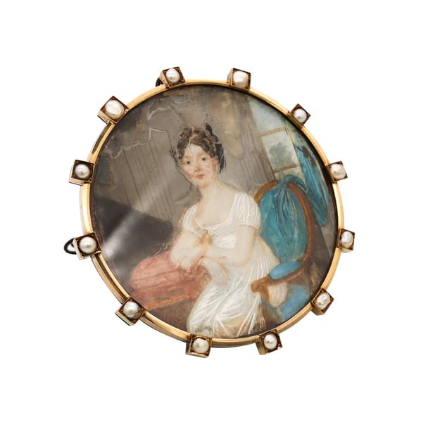 Austrian 1814 Presentation frame of Baroness of Berwick in 15 kt gold with natural 12 pearls (1 of 5)