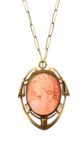 British 1890 Rare Liberty Art And Craft Geometric Necklace In 18Kt Yellow Gold With Coral Cameo: British art & craft necklace in the manner (attributed to) of Archibald Knox.Beautiful and handsome piece, made in the United Kingdom during the early Art Nouveau-Liberty style and the Art & Crafts pe