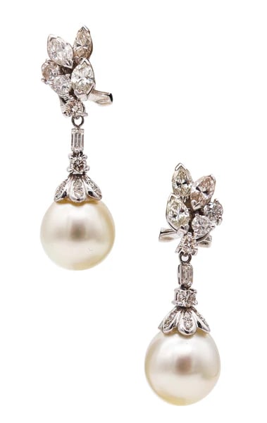 MIKIMOTO Classic Pair Of Convertible Pearls Earrings 18Kt Gold With 2.08 Ctw Diamonds: Convertible dangle drops earrings designed by Mikimoto.These are a gorgeous pair of convertible dangle earrings, created in Japan by Mikimoto back in 1980. The earrings have been beautifully crafted a