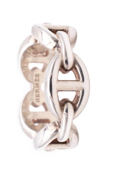 HERMES PARIS, CHAINE D'ANCRE ENCHAINEE RING IN .925 STERLING SILVER: VERY POPULAR CHAINE D'ANCRE ENCHAINEE RING DESIGNED BY HERMES, PARIS.A VINTAGE RING MADE BY THIS FAMOUS FRENCH MAISON WITH THE ICONIC ANCHOR LINK. IS CRAFTED IN SOLID .925 STERLING SILVER, FINISHED WI