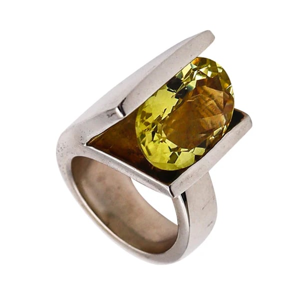 -Monica Coscioni Modernist Cocktail Ring In Sterling Silver With 9.78 Cts Heliodor: Geometric ring with Heliodor designed by Monica Coscioni. Beautiful contemporary cocktail ring, created in the city of Orvieto Italy at the jewelry atelier of the designer Monica Coscioni. This modern