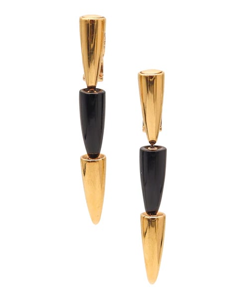 VHERNIER Milano Calla Dangle Drop Clips-On Earrings in 18 Kt Yellow Gold & Onyx: Calla dangle earrings designed by Vhernier.This is a statement pair of dangle earrings created in the city of Milano in Italy by the jewelry house of Vhernier. These modernist earrings are part of the
