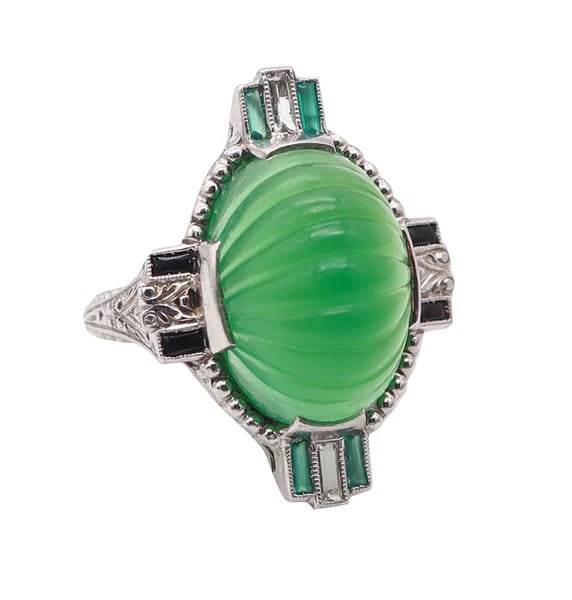 ART-DECO 1920 Cocktail Ring In 18Kt Gold With Chrysoprase, Onyx & Diamonds: An art deco cocktail ring with chrysoprase.This is a colorful cocktail ring created in America during the Art Deco period, back in the 1920-1925. The ring has been carefully crafted with skyscraper ge