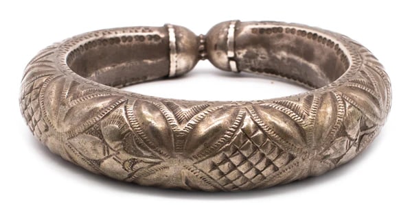 OMAN 1920 BEDOUIN ETHNIC ANTIQUE SILVER BRACELET BANGLE (1 of 6)