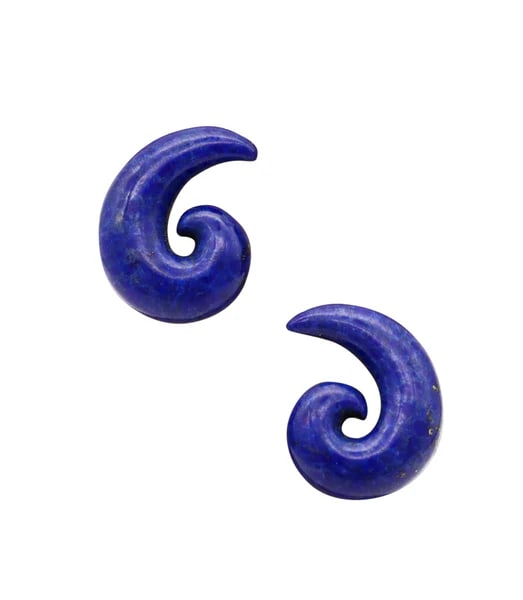 TIFFANY & CO. 1977 Angela Cummings Lapis Comas Clips On Earrings In 18Kt Gold: "Comas" clips-on earrings designed by Angela Cummings for Tiffany & Co.This is a beautiful and extremely rare pair of clips-on earrings, created in New York city by Angela Cummings, for Tiffany & Co.,