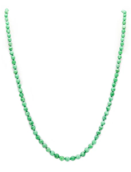 ART DECO 1930 Graduated Jadeite Jade Necklace In 14Kt Gold With Diamonds: An art deco graduated jadeite beads necklace.This is a fabulous long necklace sautoir type, created during the Art Deco period, circa 1930. It is composed by graduated spheres beads of jadeite jade wi