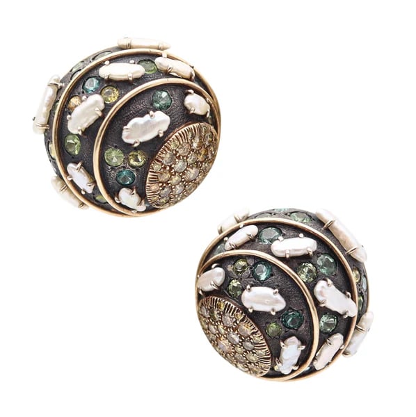 MARILYN COOPERMAN Earrings In 18Kt Gold Oxidized Sterling Sapphires & Pearls: Sculptural earrings designed by Marilyn Cooperman (1936-2020).This is a gorgeous pair of clips-on earrings, created in New York City by the artist jewelry designer Marilyn Cooperman. The rare earrings