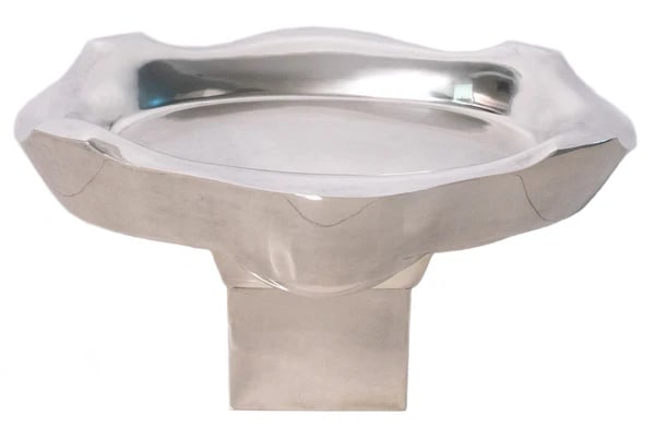 Damian Garrido 2003 Spain Sculptural Reina Centerpiece Vase In 925 Sterling Silver: Geometric modern "Reina" centerpiece vase designed by Damian Garrido.A beautiful sculptural piece, created in Madrid Spain in the silversmith workshop of Damián Garrido, back in 2003. This architectu