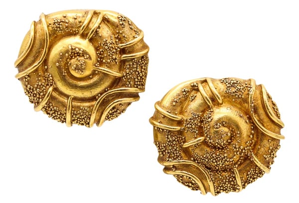 ELIZABETH GAGE Spirals Sculptural Naive Clips-On Earrings In Solid 18Kt Yellow Gold: Sculptural pair of earrings designed by Elizabeth Gage.This is a beautiful and unusual pair of sculptural clips-on earrings created in London England by the jewelry designer Elizabeth Gage, back in th