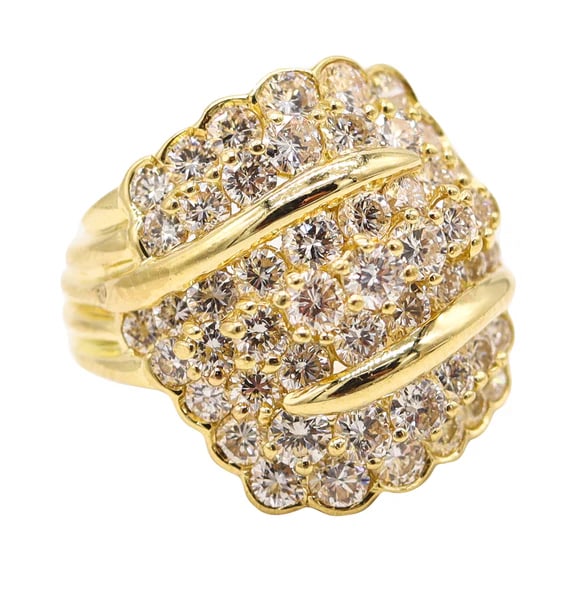 JOSE HESS Cocktail Ring In 18Kt Yellow Gold With 4.64 Ctw In VS Diamonds: A cocktail ring designed by Jose Hess.This is an absolutely gorgeous cocktail ring created in New York City by the American designer Jose Hess. The massive ring was masterfully crafted in solid yellow