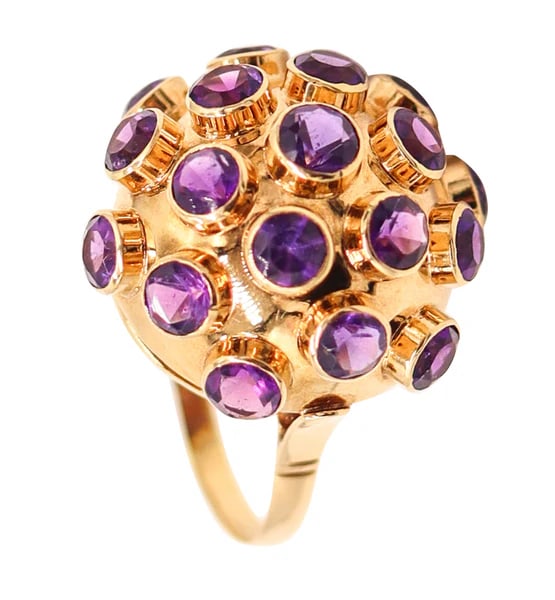 SPUTNIK 1950 Netherlands Cocktail Ring In 18Kt Yellow Gold With Purple Amethysts: A Sputnik cocktail ring made in the Netherlands.This is a terrific and colorful Sputnik cocktail ring created in the Netherlands during the mid-century period, back in the 1960-1970. This iconic ring