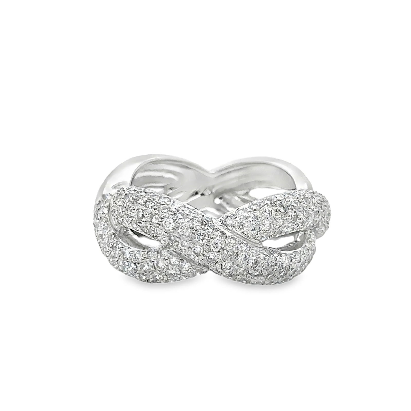 18KT WHITE GOLD DIAMOND RING: 18KT WHITE GOLD DIAMOND RING18KT GOLD WT. APPROX. 7.99 GRAMDIAMOND WT. APPROX. 1.65 CARAT / 187 PCS