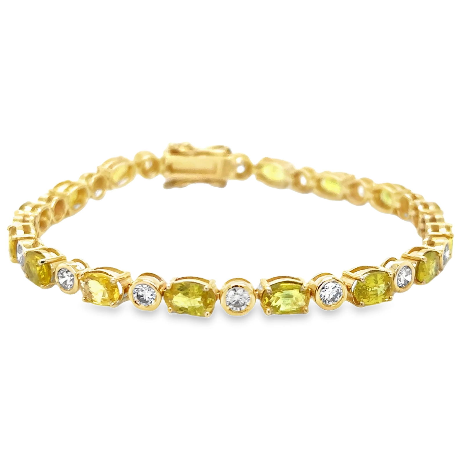 14KT YELLOW GOLD DIAMOND YELLOW SAPPHIRE BRACELET: 14KT YELLOW GOLD DIAMOND YELLOW SAPPHIRE BRACELET14KT GOLD WT. APPROX. 8.50 GRAMDIAMOND WT. APPROX. 2.10 CARAT / 16 PCSYELLOW SAPPHIRE WT. APPROX. 10.10 CARAT / 16 PCS