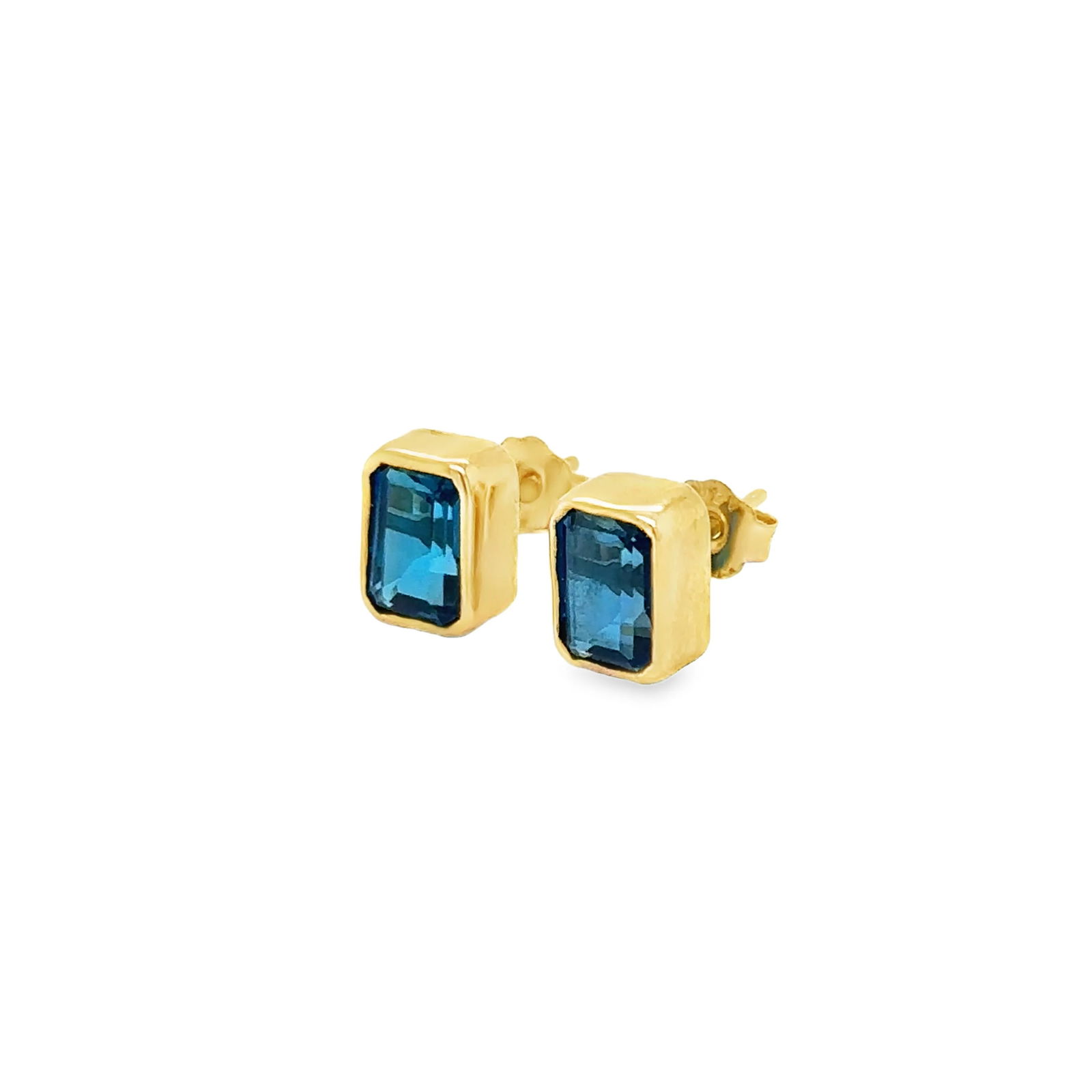 18KT YELLOW GOLD TOPAZ EARRING STUDS: 14KT YELLOW GOLD TOPAZ EARRING STUDS14KT YELLOW GOLD WT. APPROX. 1.60 GRAMTOPAZ WT. APPROX. 2.50 CARAT / 2 PCSSTONE SIZE APPROX. - 6 MM X 8 MM